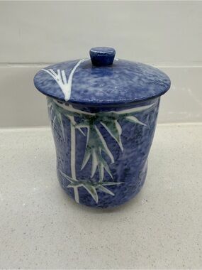 Vintage Japanese’s porcelain tea canister